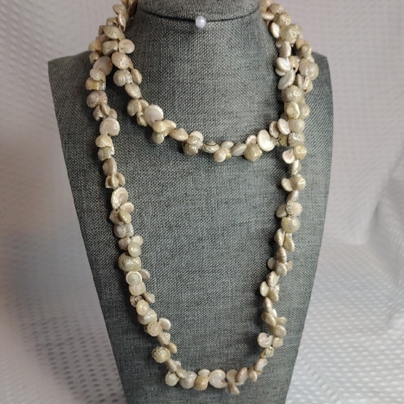 Jewelry - Vintage Hawaiian-Style SeaShell Lei Necklace
